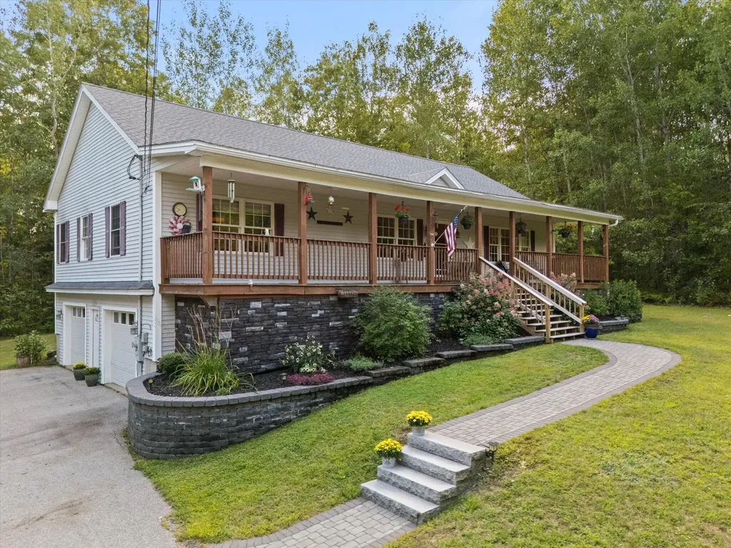 79 Libbey Lane Glenburn ME 04401