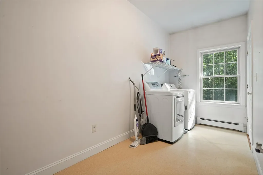 79 Libbey Lane Glenburn ME 04401