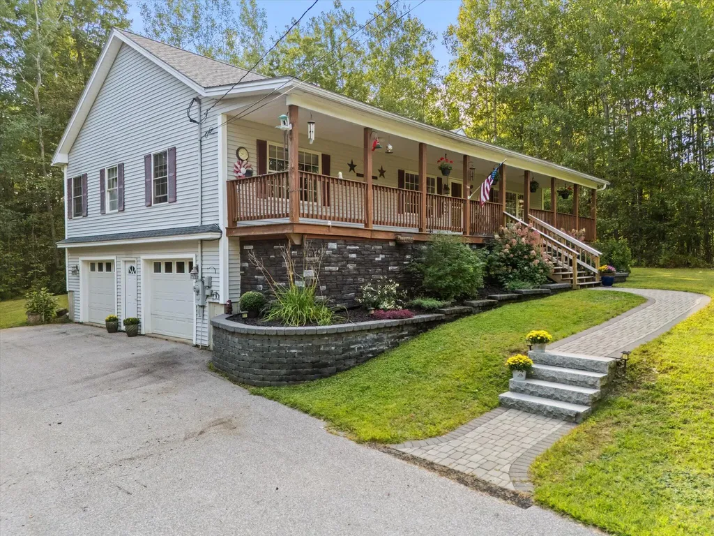 79 Libbey Lane Glenburn ME 04401