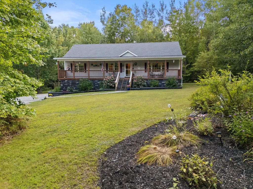 79 Libbey Lane Glenburn ME 04401