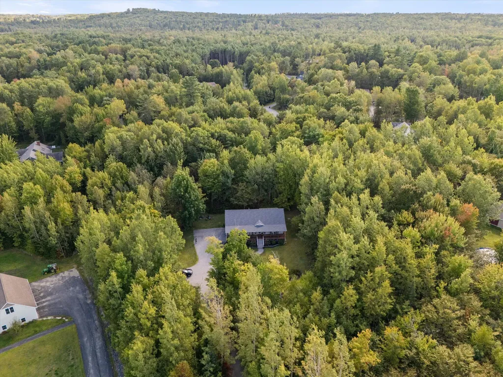 79 Libbey Lane Glenburn ME 04401