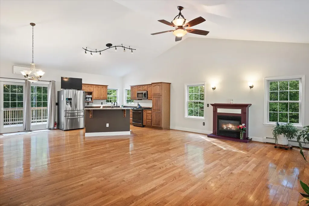 79 Libbey Lane Glenburn ME 04401