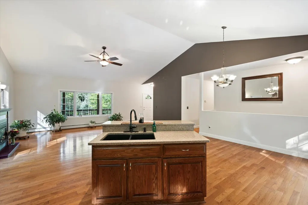 79 Libbey Lane Glenburn ME 04401