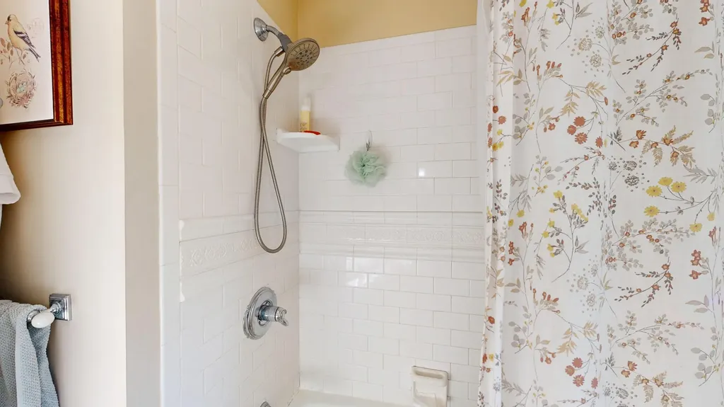 112 Poland Road Auburn ME 04210