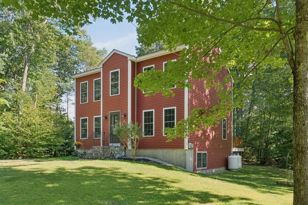 15 Pemberly Drive Windham ME 04062