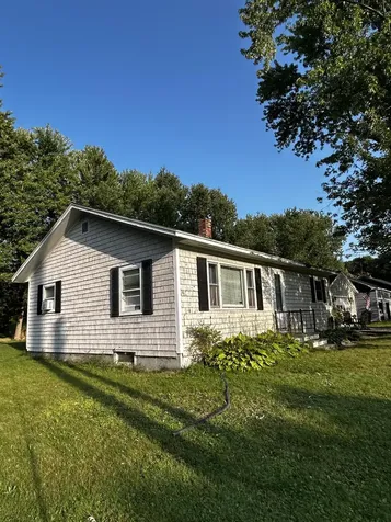10 Sheridan Street Newport ME 04953