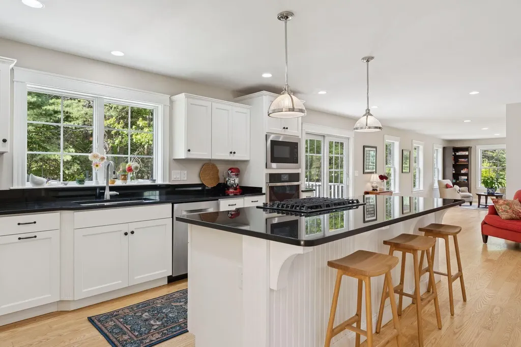9 Rossi Lane North Yarmouth ME 04097