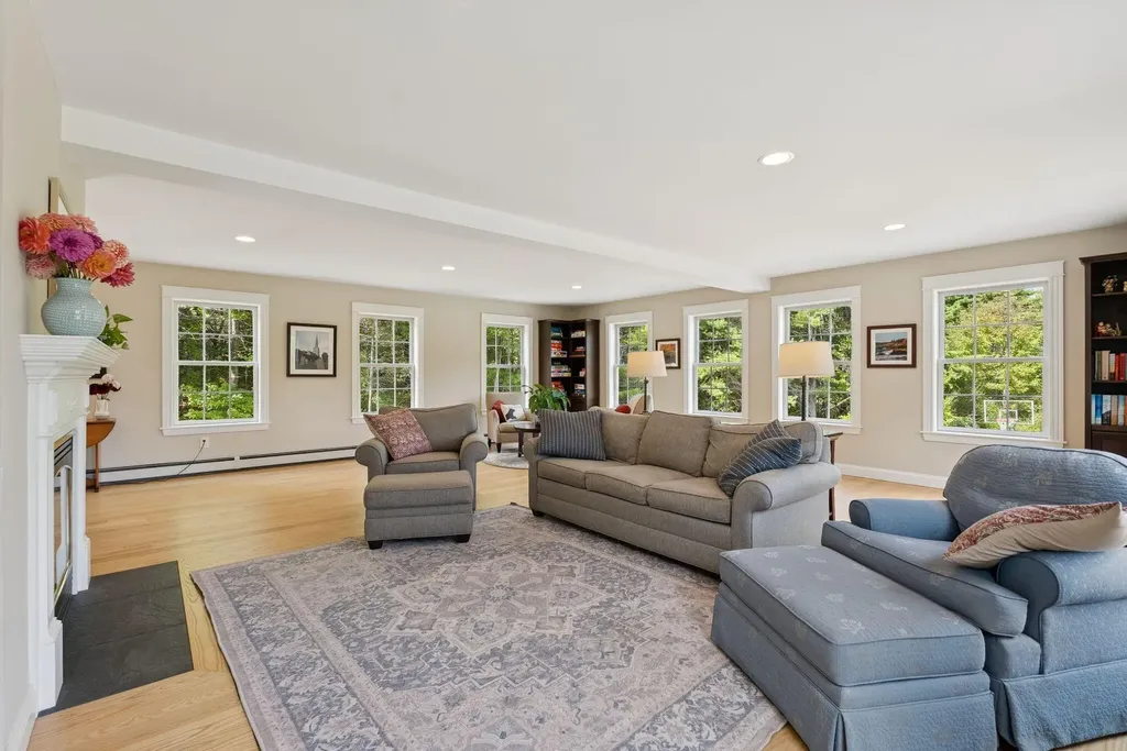 9 Rossi Lane North Yarmouth ME 04097