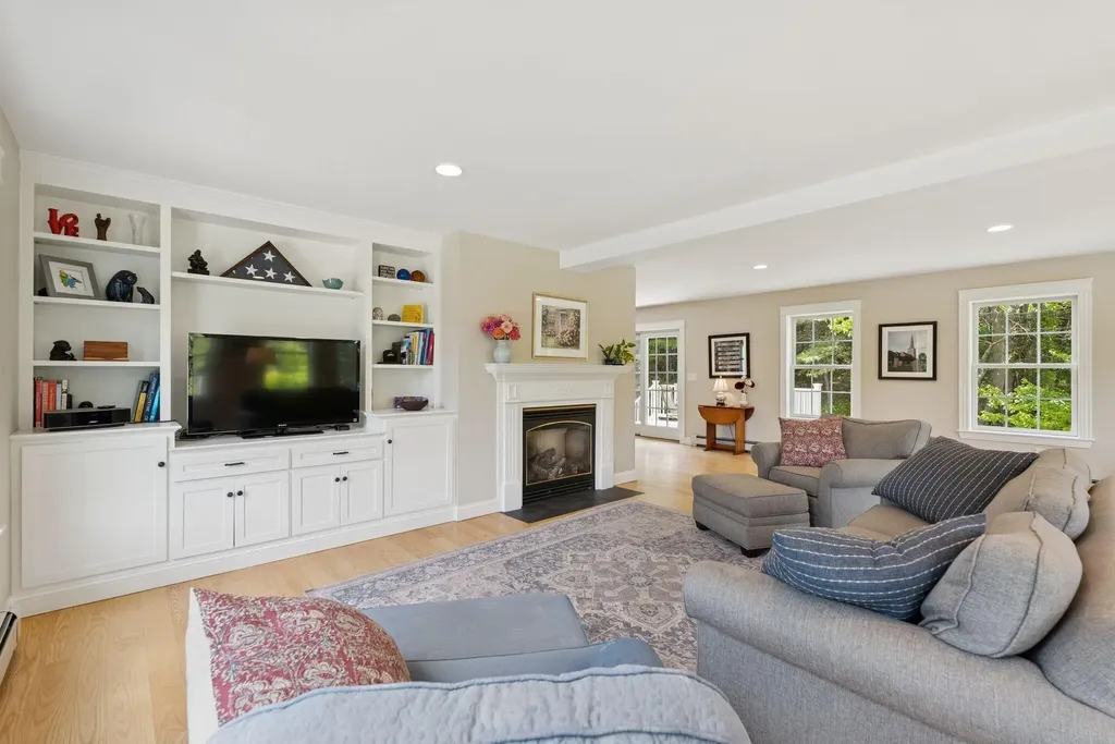 9 Rossi Lane North Yarmouth ME 04097