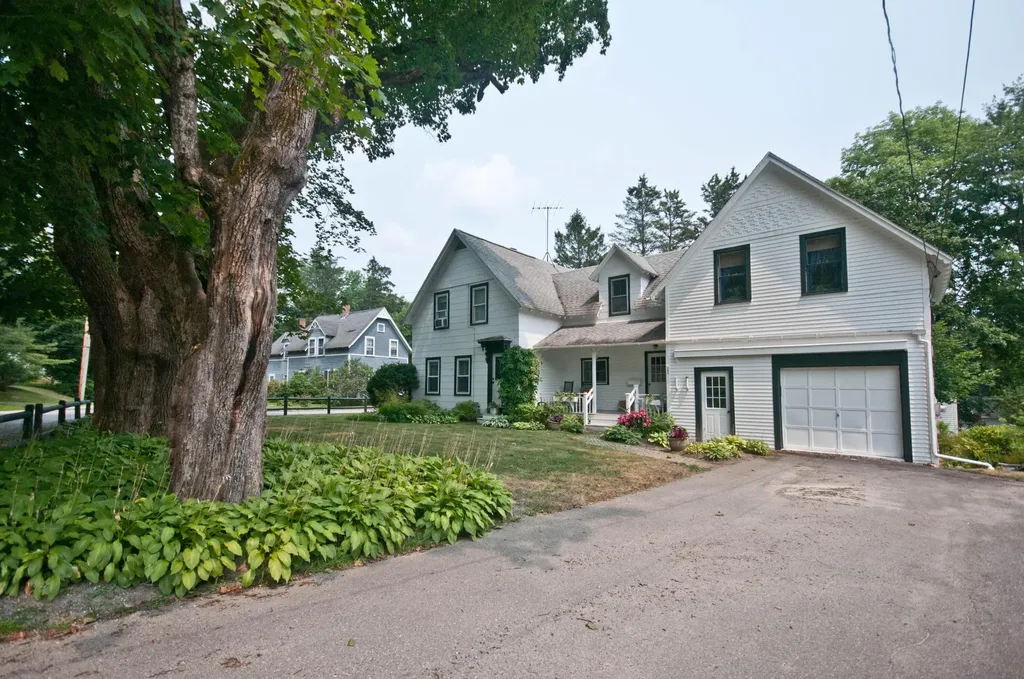 23 Chapel Street Ellsworth ME 04605