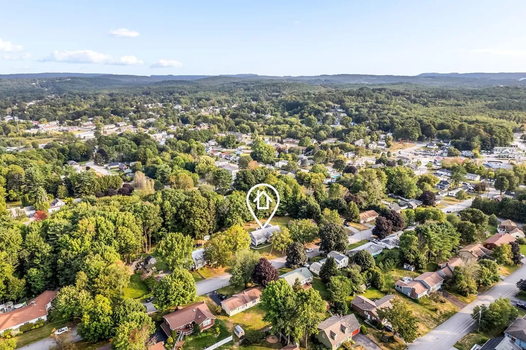 37 Sherbrooke Avenue Lewiston ME 04240