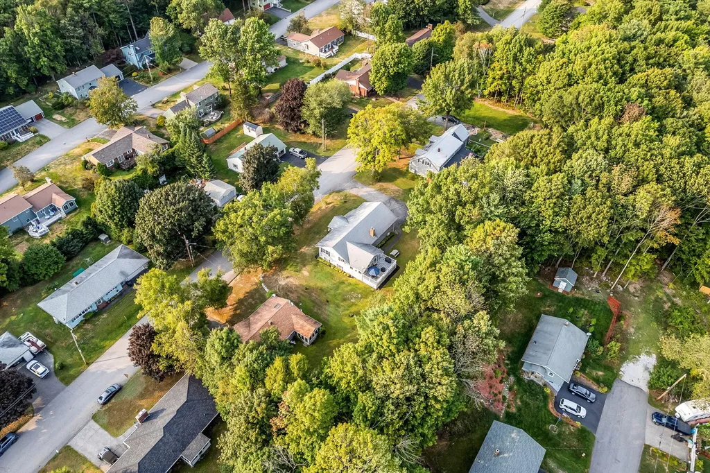 37 Sherbrooke Avenue Lewiston ME 04240