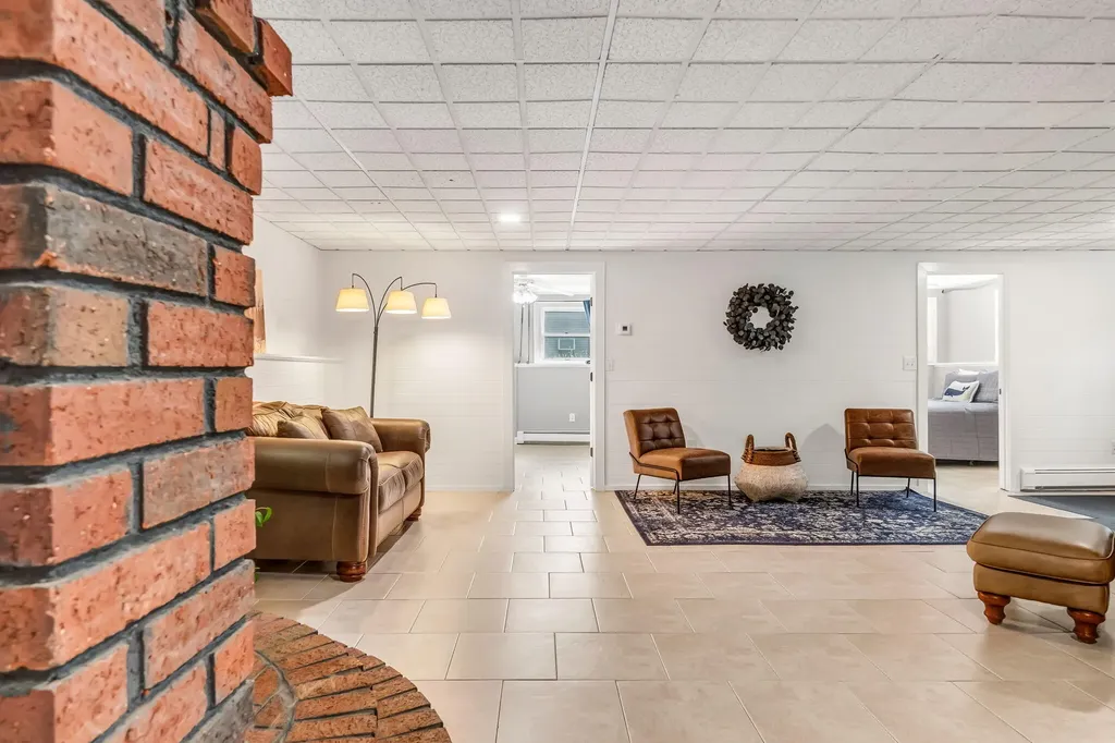 37 Sherbrooke Avenue Lewiston ME 04240