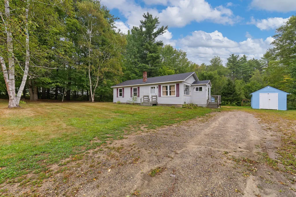 692 E Pittston Road Pittston ME 04345