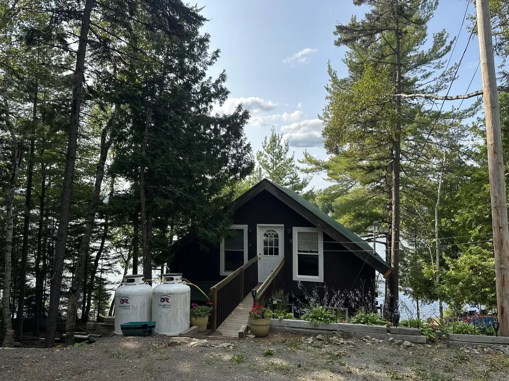105 South Shore Road Linneus ME 04730