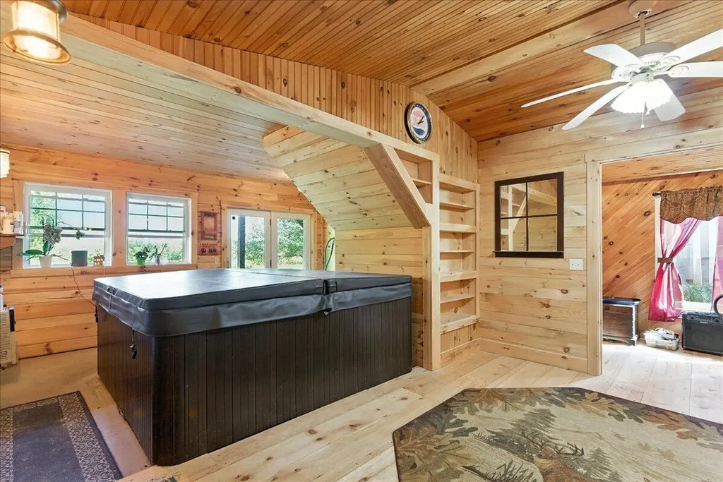 24 Fortin Drive Leeds ME 04263