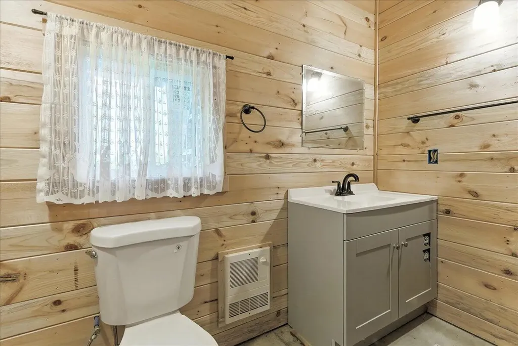 24 Fortin Drive Leeds ME 04263
