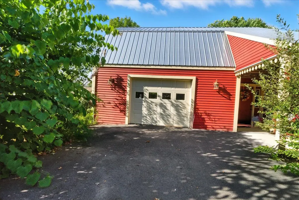 24 Fortin Drive Leeds ME 04263