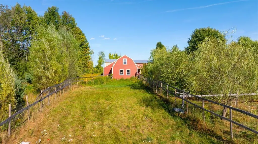 24 Fortin Drive Leeds ME 04263