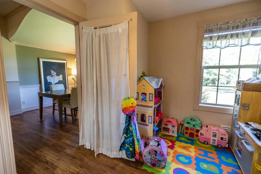 36 Mountain View Lane Readfield ME 04355
