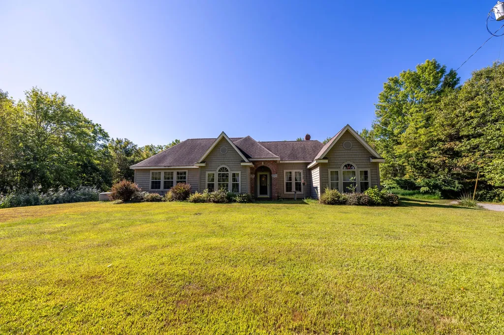36 Mountain View Lane Readfield ME 04355