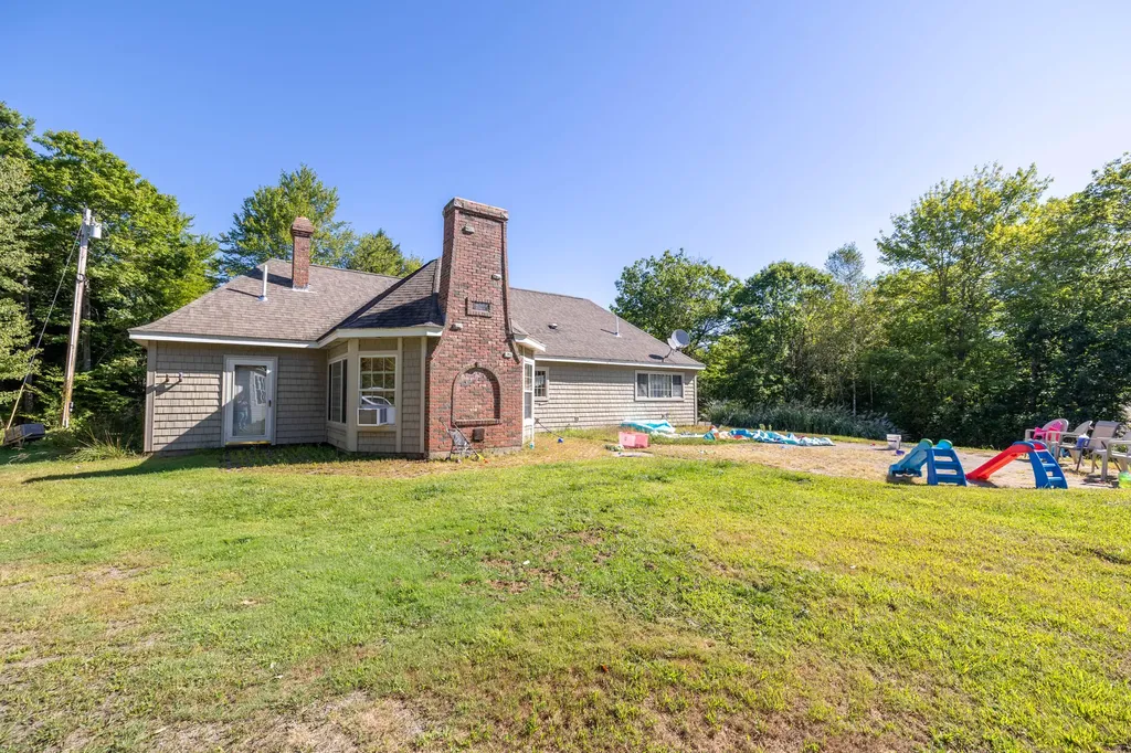 36 Mountain View Lane Readfield ME 04355