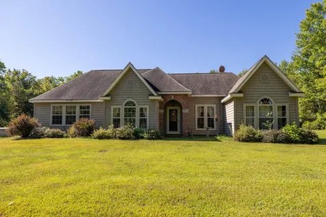 36 Mountain View Lane Readfield ME 04355
