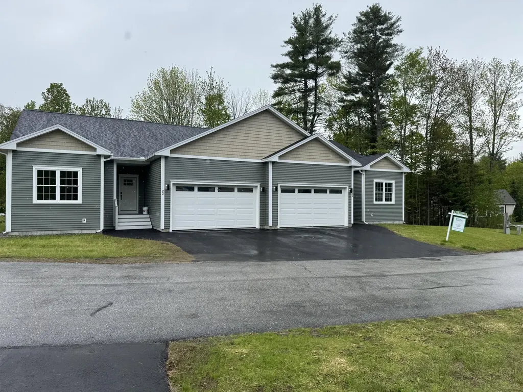 22 Lantern Way Auburn ME 04210