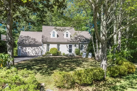 8 Hawthorne Lane York ME 03909