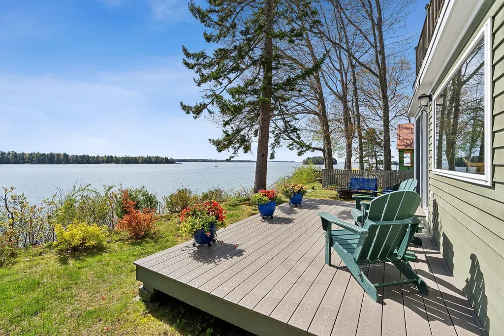 44 Maquoit Drive Freeport ME 04032