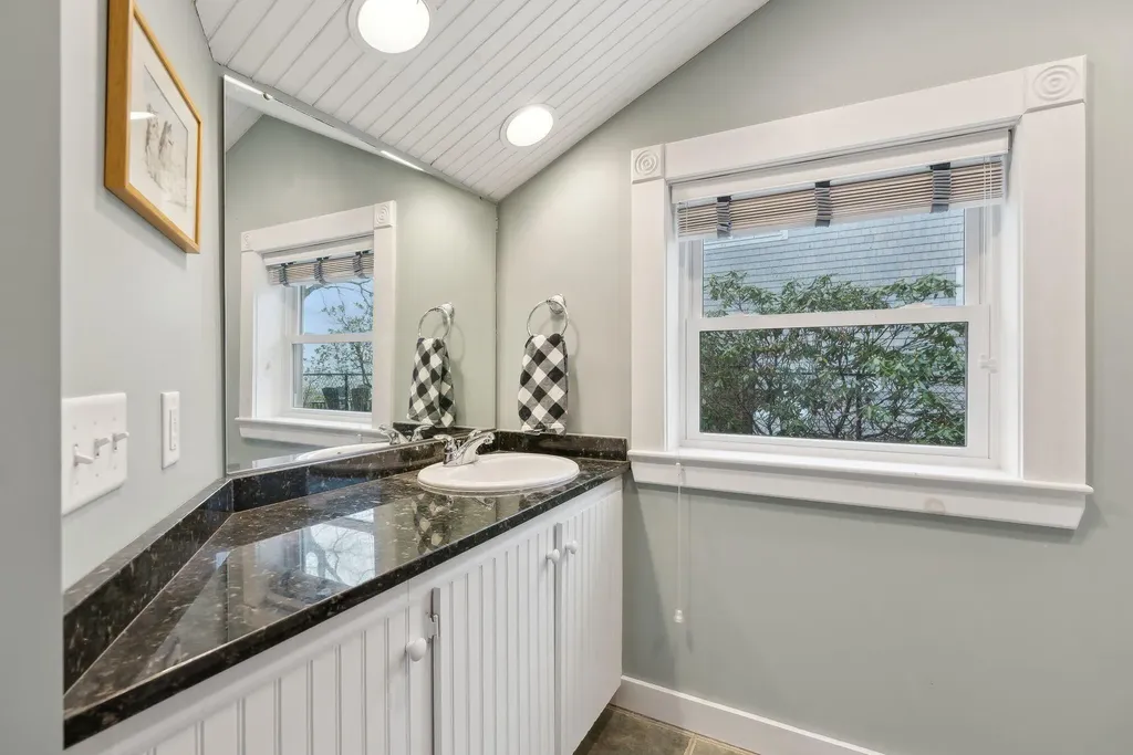 44 Maquoit Drive Freeport ME 04032