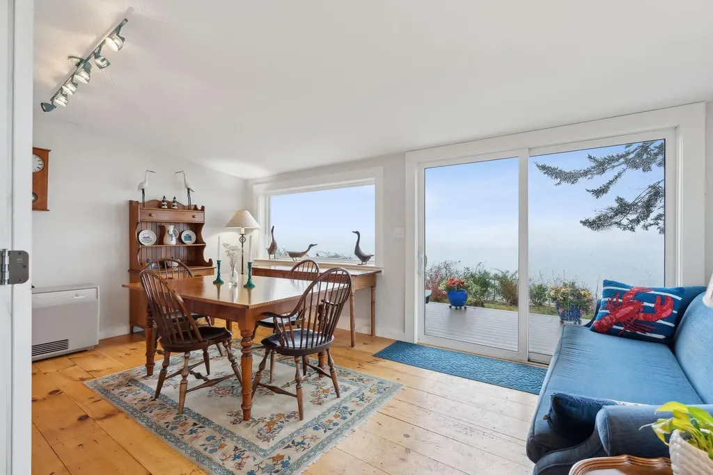 44 Maquoit Drive Freeport ME 04032