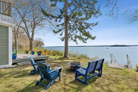 44 Maquoit Drive Freeport ME 04032