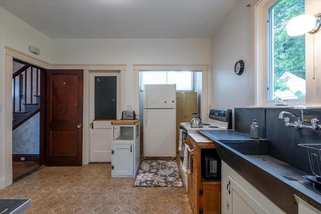 144 Talbot Avenue Rockland ME 04841