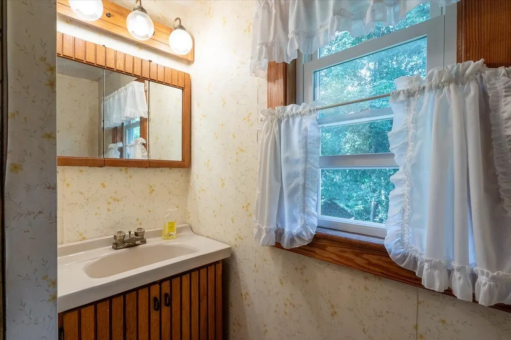 144 Talbot Avenue Rockland ME 04841