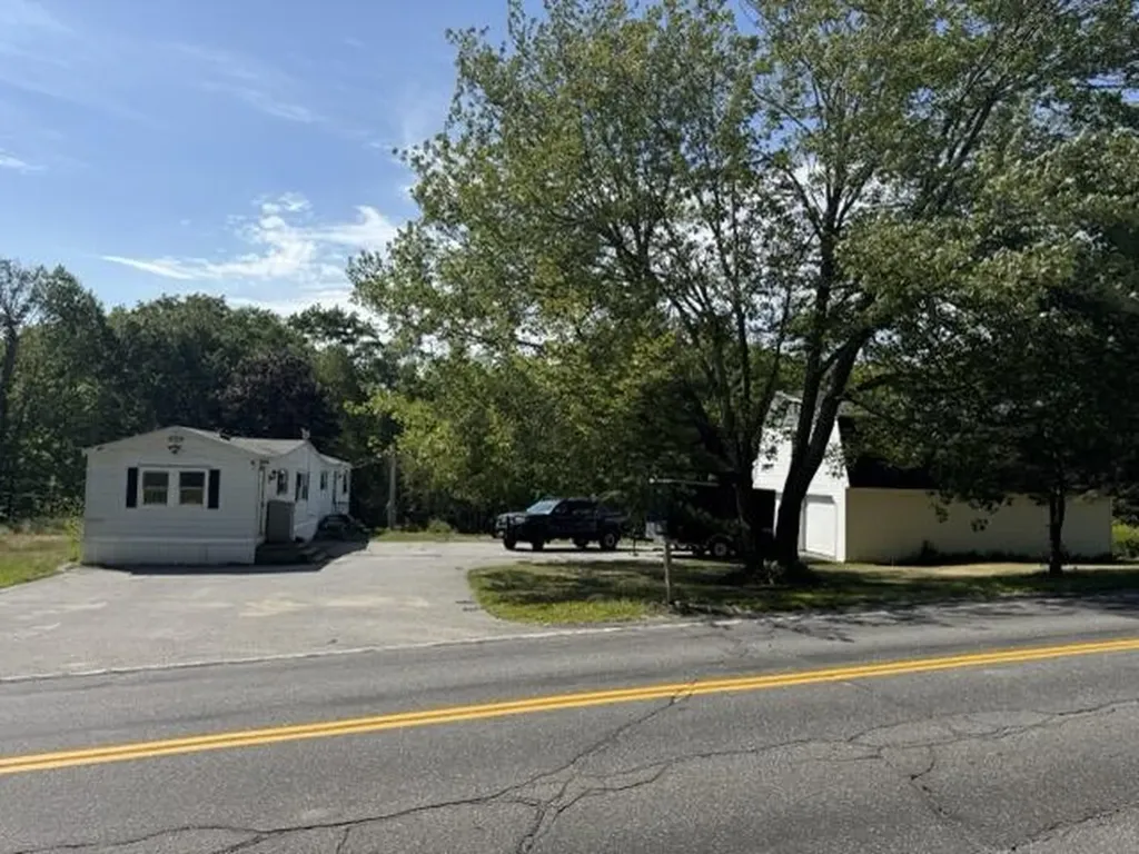 438 Meadow Road Topsham ME 04086