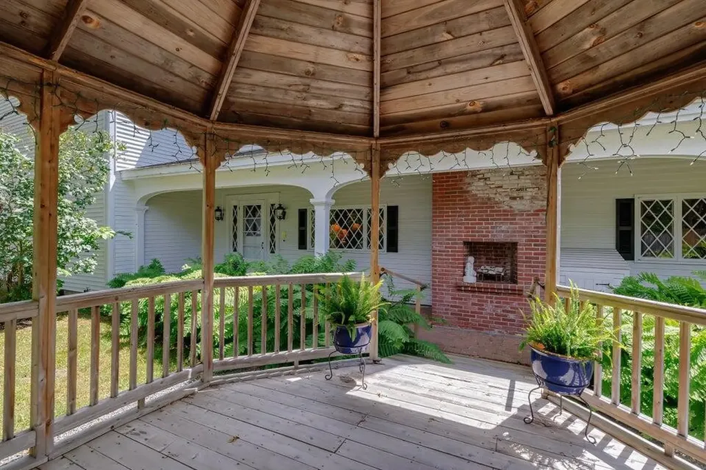 80 State Street Ellsworth ME 04605