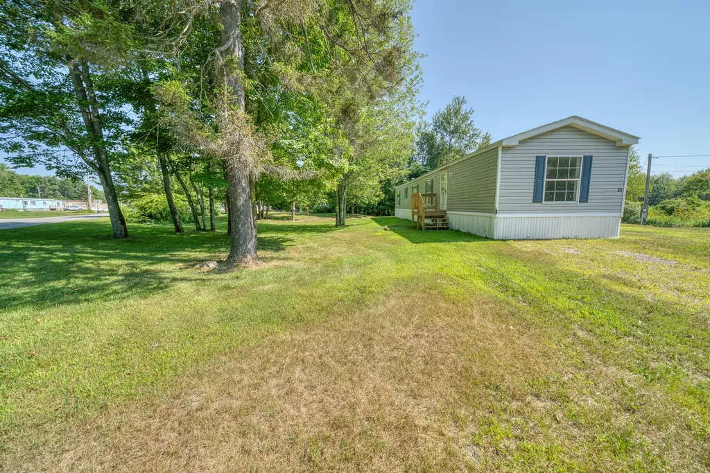 14 Field Road Searsport ME 04974
