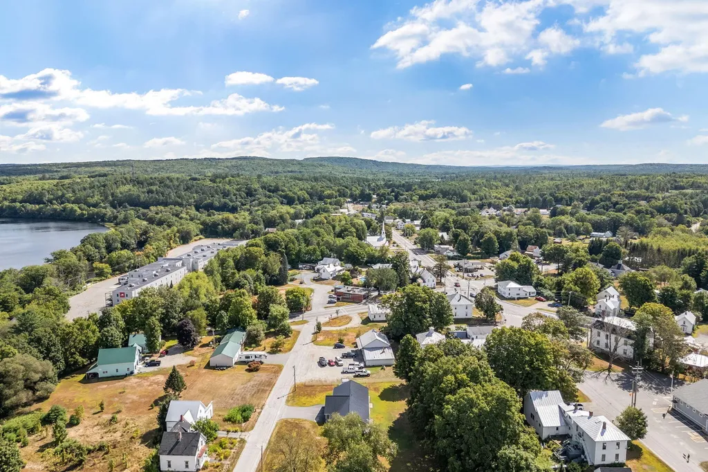 14 Wade Street Norridgewock ME 04957