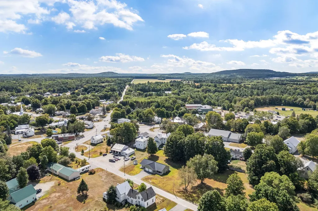 14 Wade Street Norridgewock ME 04957