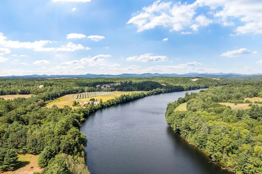 14 Wade Street Norridgewock ME 04957