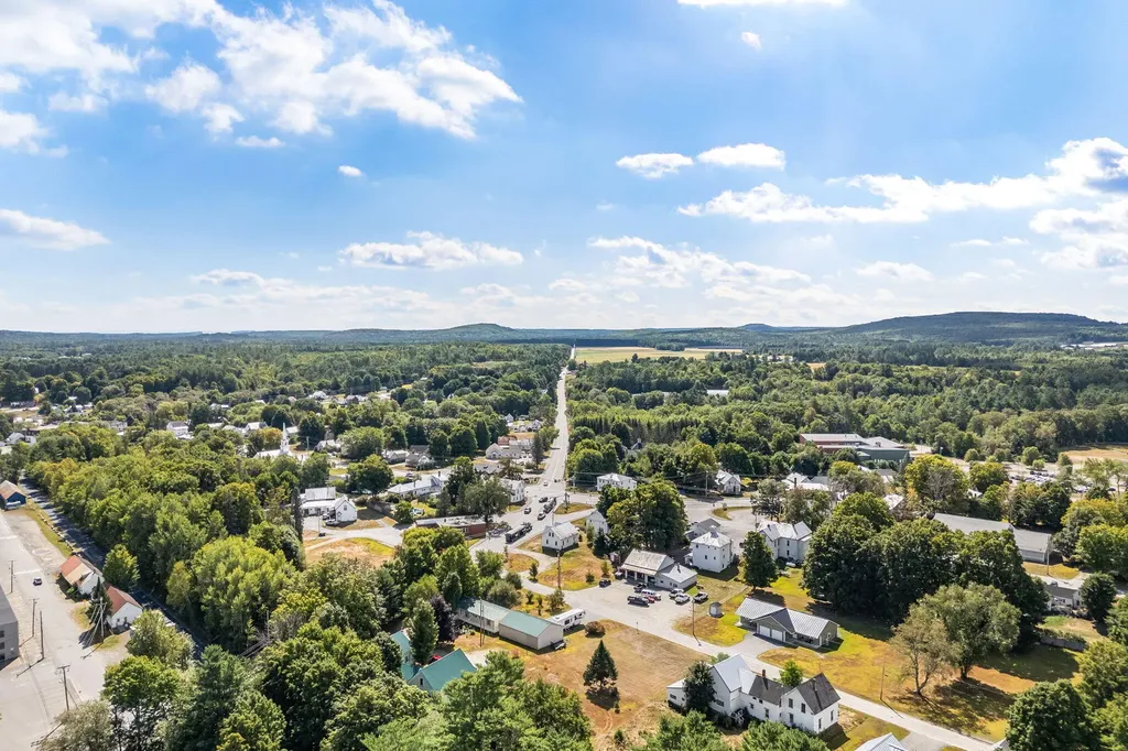 14 Wade Street Norridgewock ME 04957