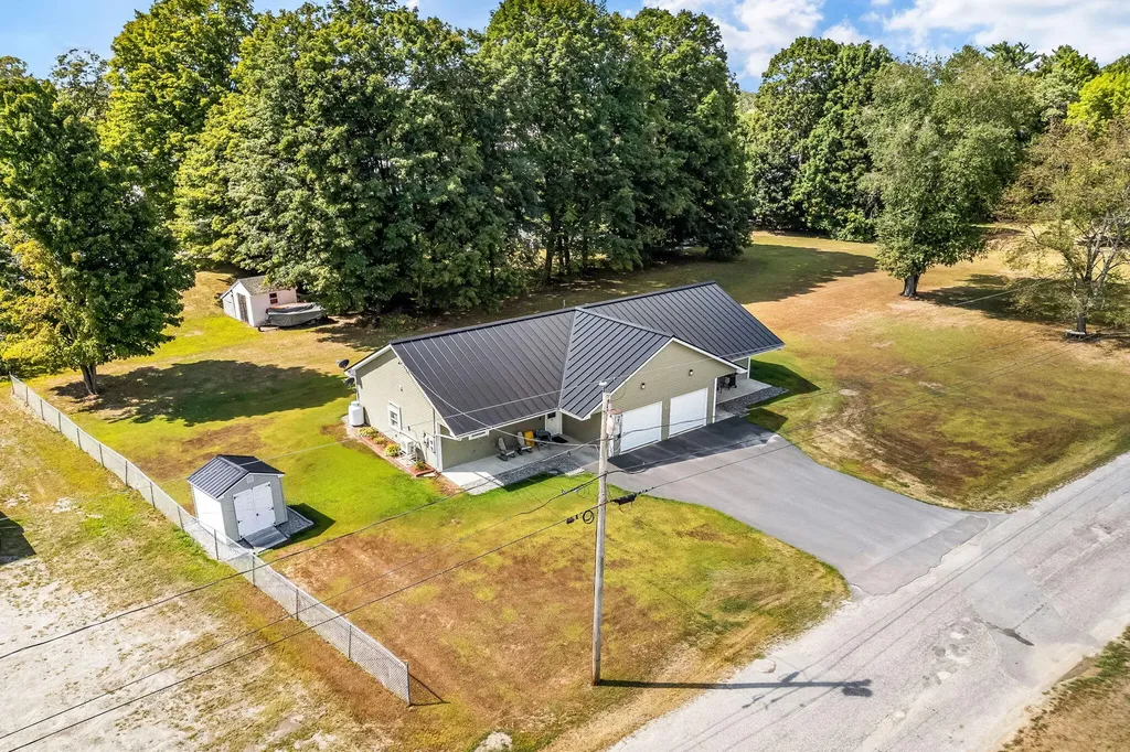 14 Wade Street Norridgewock ME 04957