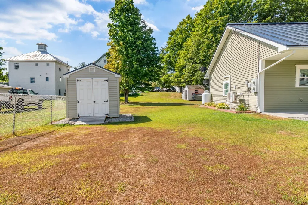 14 Wade Street Norridgewock ME 04957