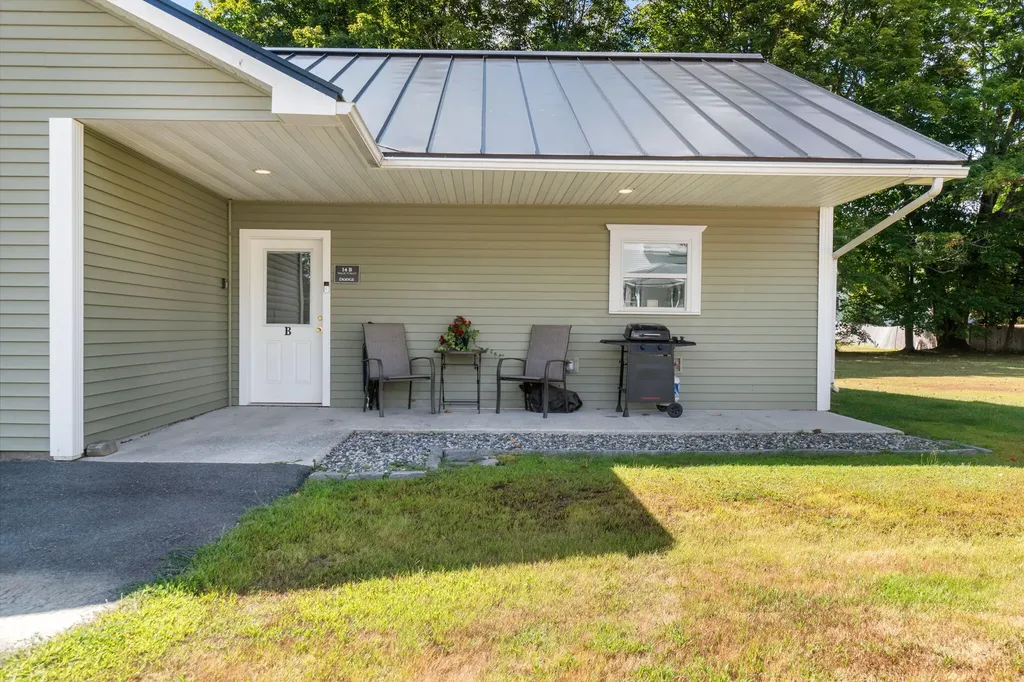 14 Wade Street Norridgewock ME 04957