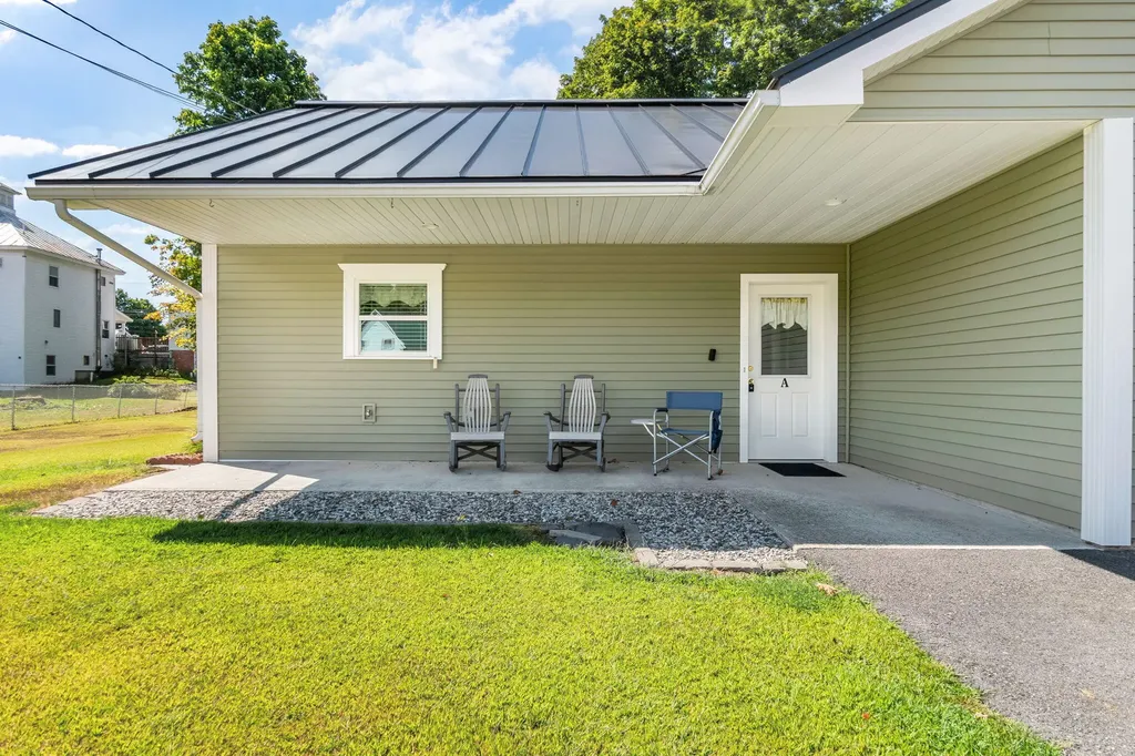 14 Wade Street Norridgewock ME 04957