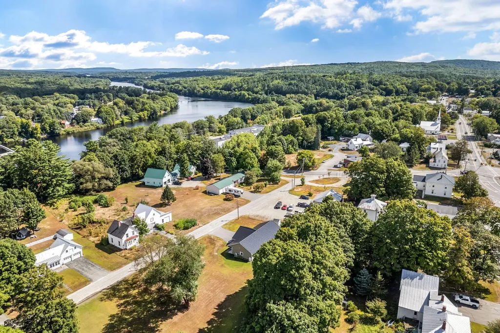 14 Wade Street Norridgewock ME 04957