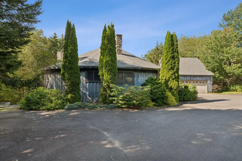 527 Island Avenue Saint George ME 04859
