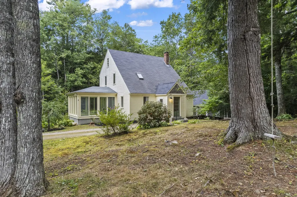 77 Stonebridge Circle Newcastle ME 04553