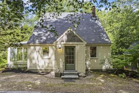 77 Stonebridge Circle Newcastle ME 04553